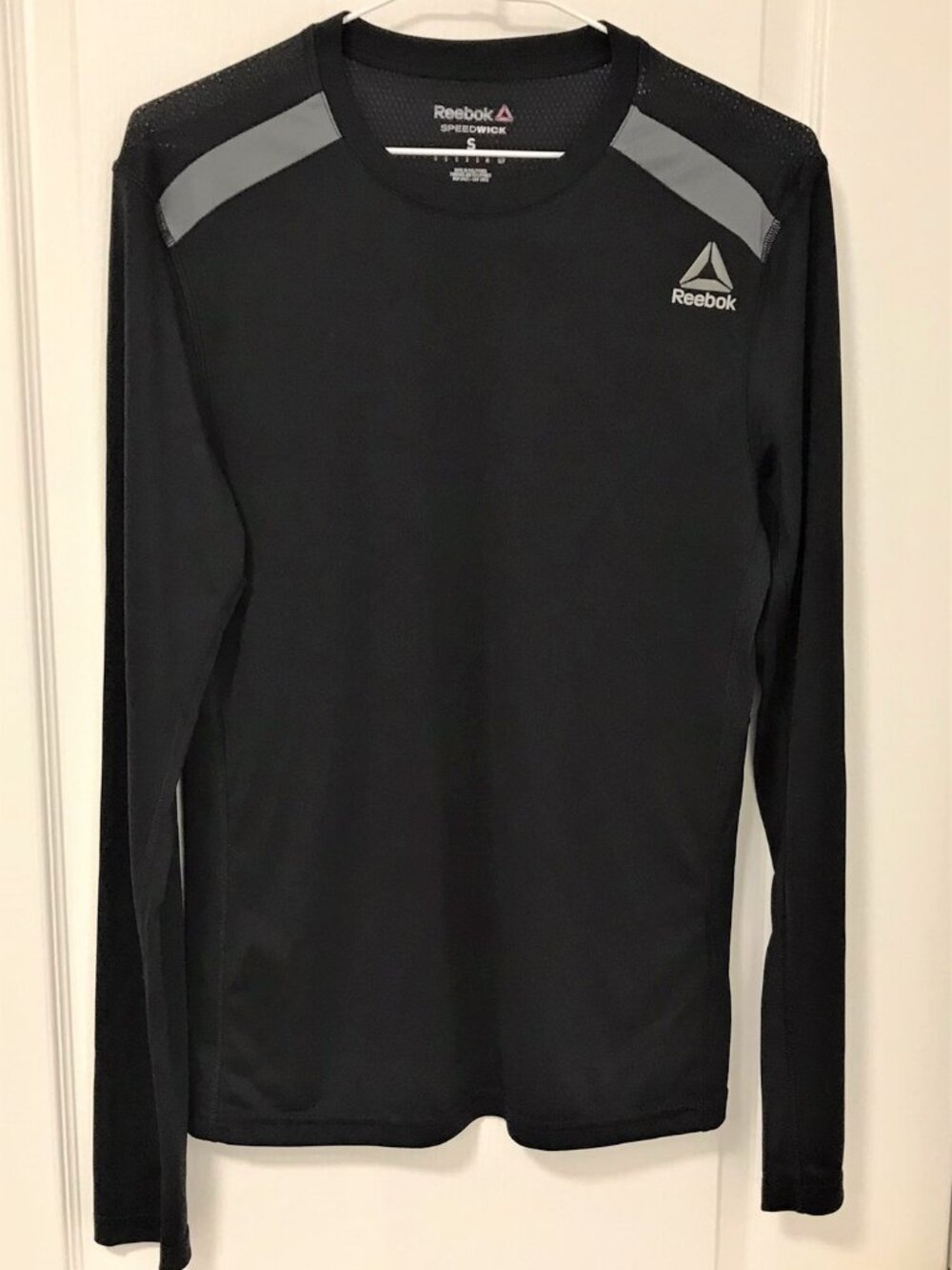 Reebok Speedwick Long Sleeve T Shirt Size S Excellent condition like New